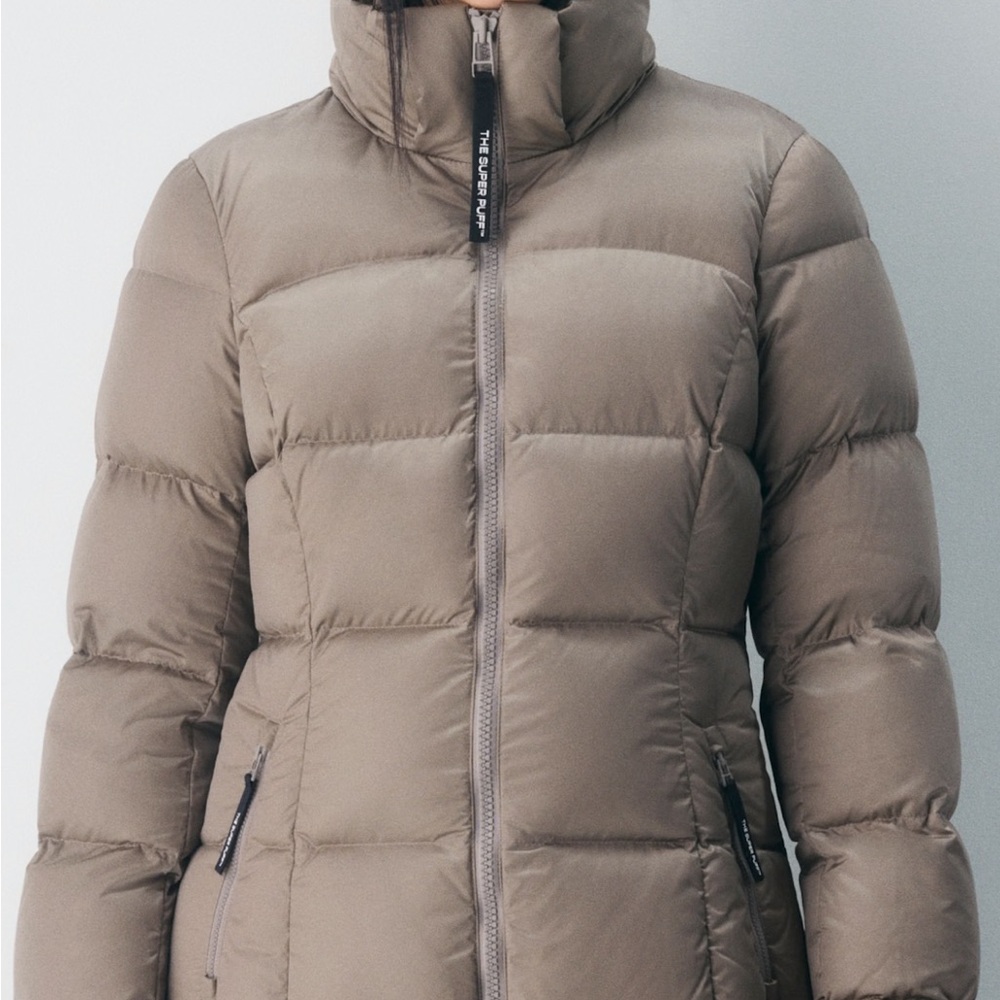 Aritzia Super Snug Super Puff Modern Taupe Puffer Coat Medium DISCONTINUED - Picture 2 of 8